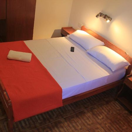 Hotel Vanderloo Posadas Extérieur photo