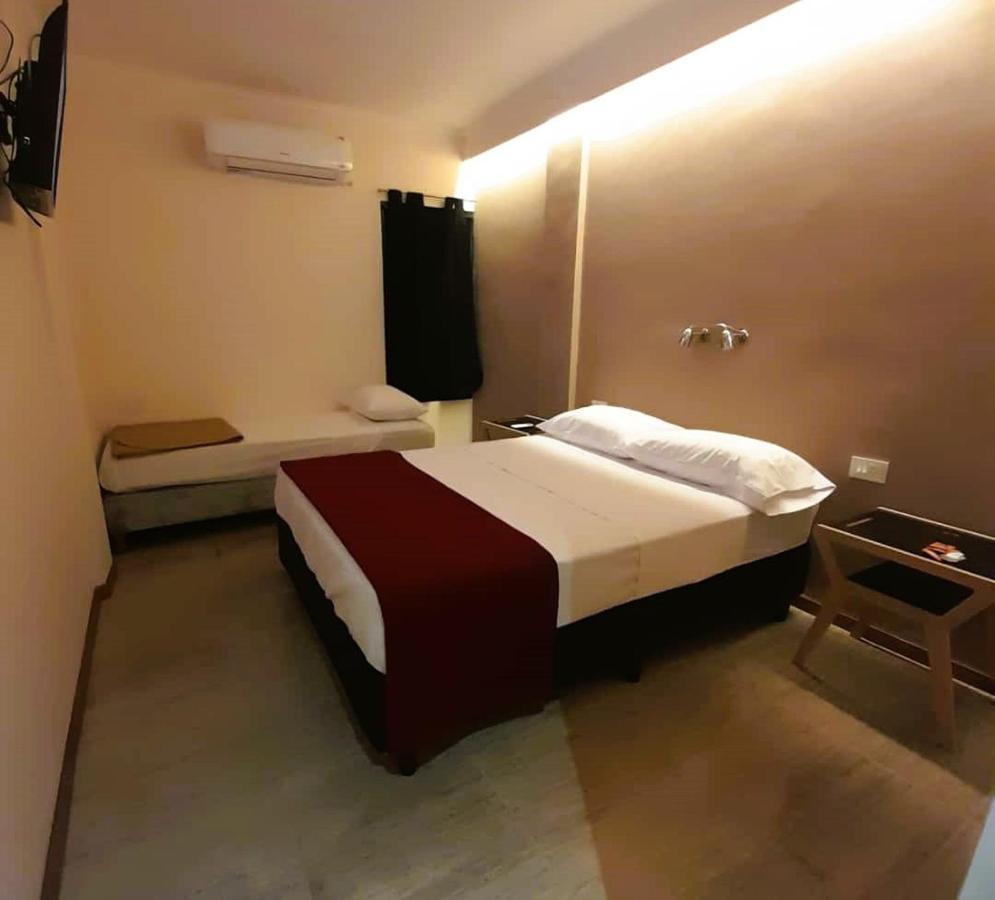 Hotel Vanderloo Posadas Extérieur photo