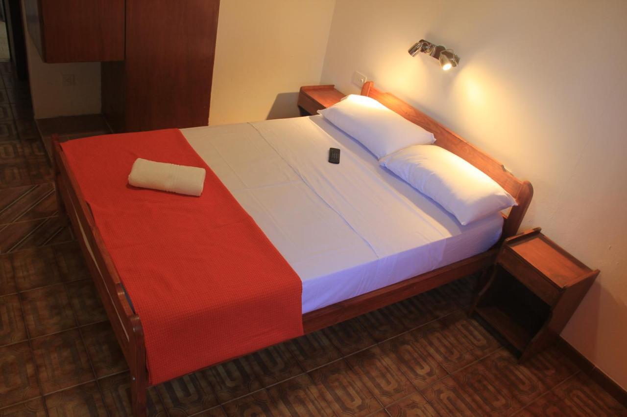 Hotel Vanderloo Posadas Extérieur photo
